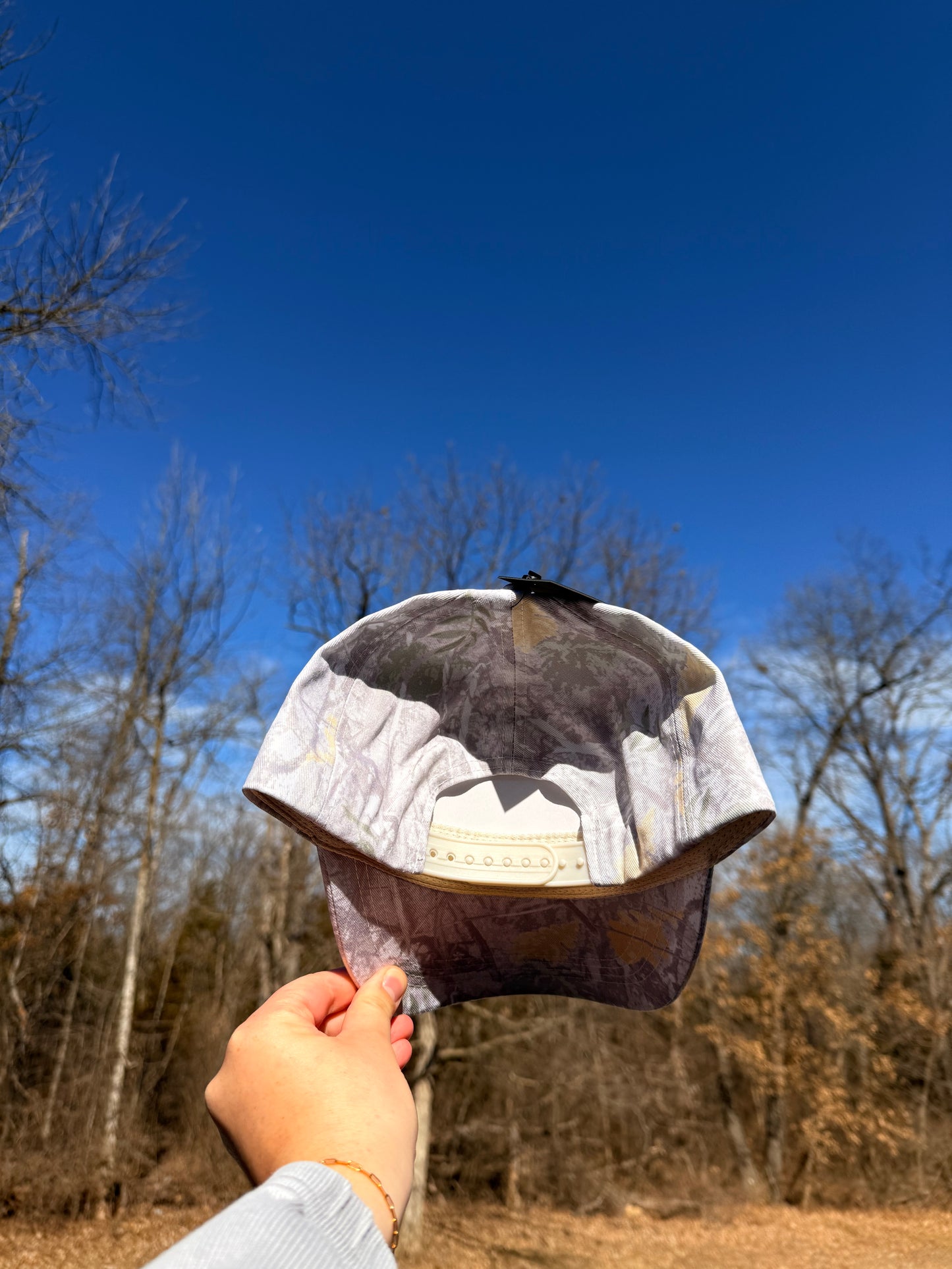 HOWDY DARLIN TRUCKER HAT