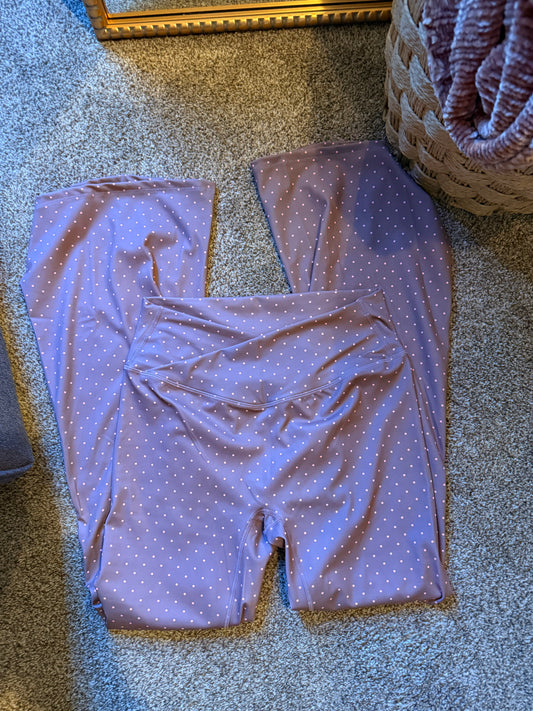 Seamless flare leggings in pink polka dot
