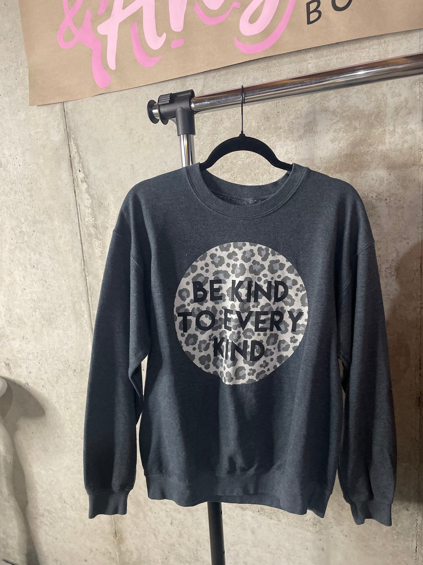 PRELOVED Size large crewneck