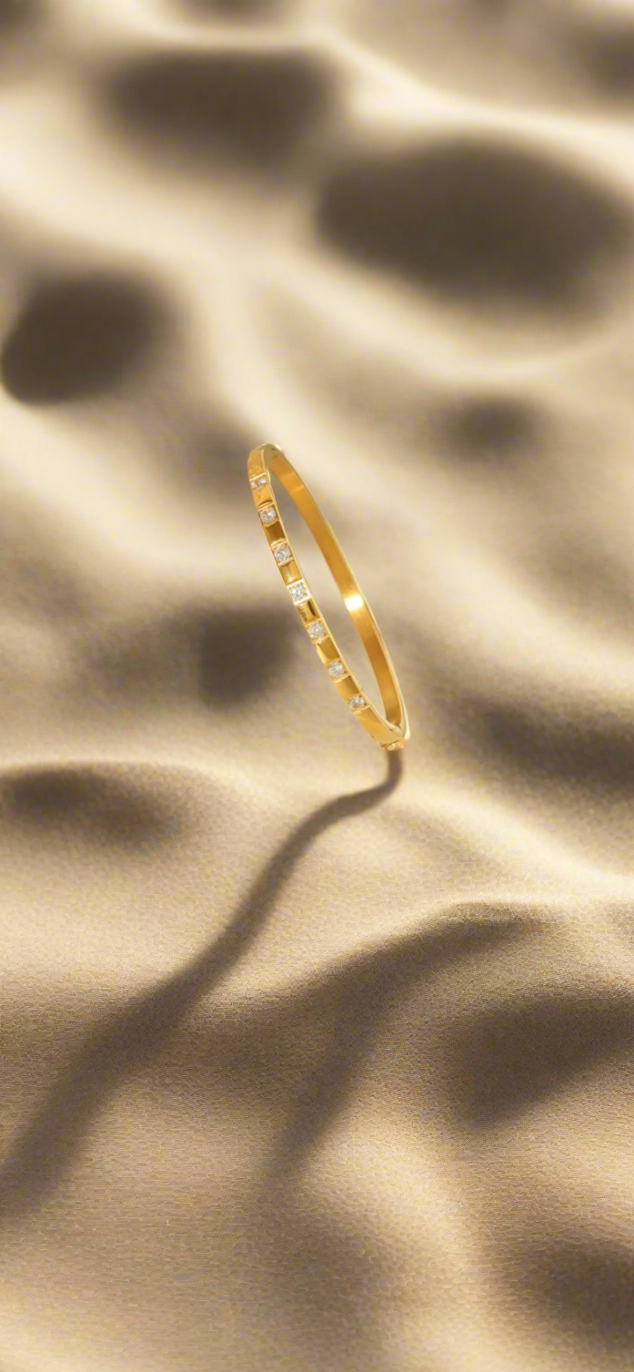 Gold bangle