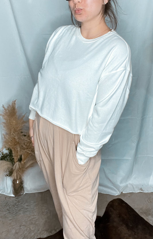 WHITE PULLOVER